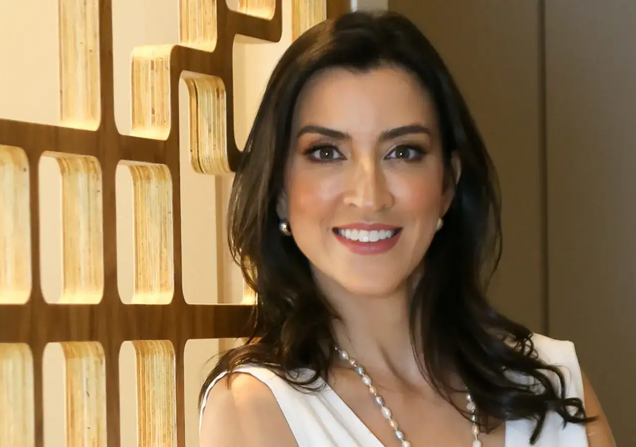 Dra. Mariana Cabral, dermatologista em Goiânia
